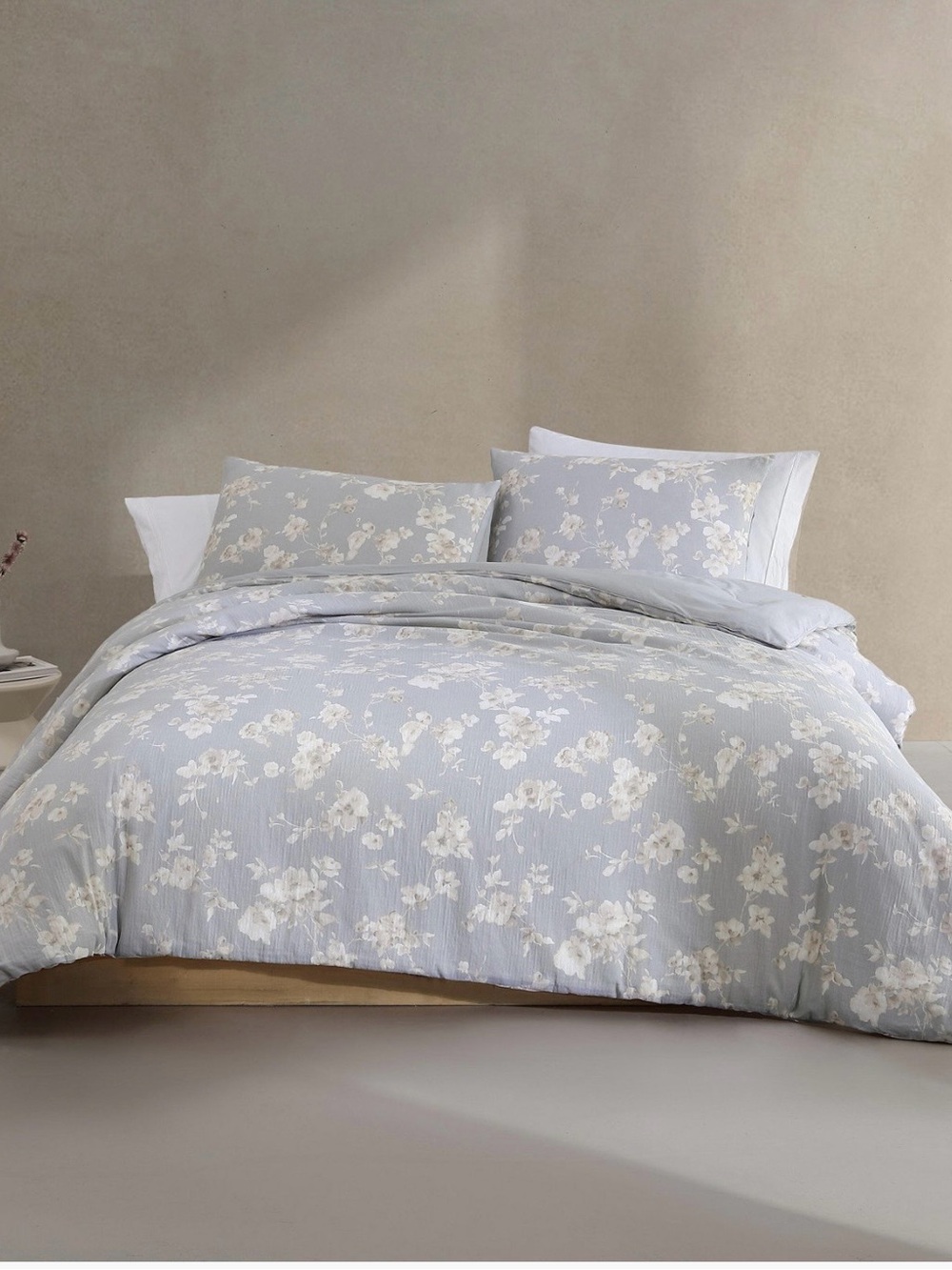 Calvin Klein Light Gray/Ivory Floral Cotten Gauze Queen Duvet Cover Set